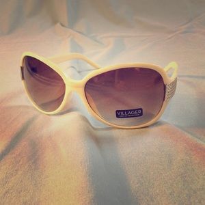 NWT! Villager Cream 100% uv Protection Sunglasses!